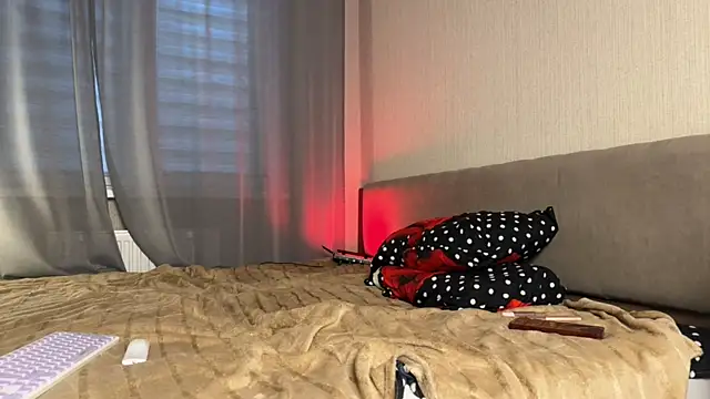 weshycouple online show from 10-10-25, 07:15