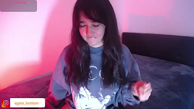 NewAgatha Bolton online show from 11-24-25, 09:26