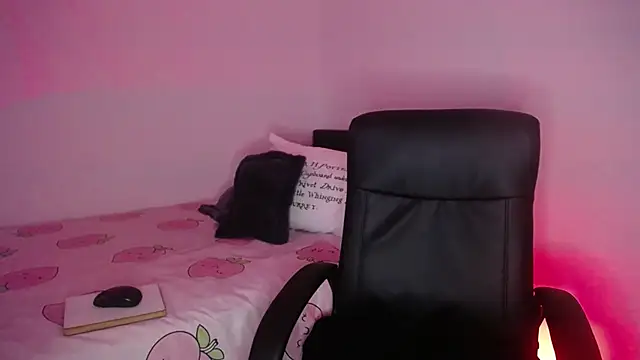 NewAgatha Bolton online show from 04-15-26, 08:42