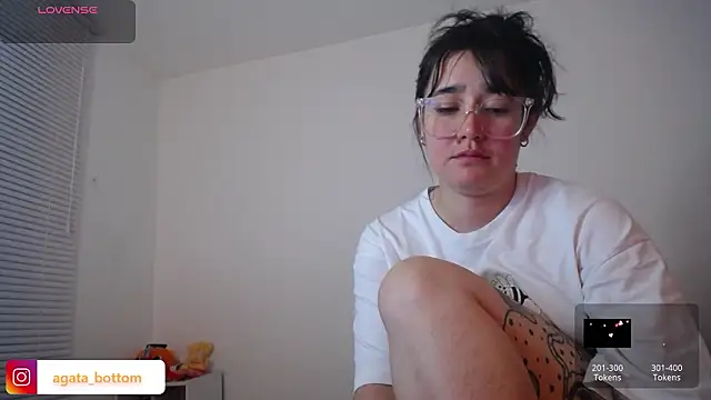 NewAgatha Bolton online show from 02-12-26, 11:26