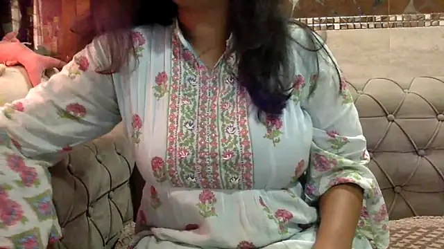HaaniKaur online show from 03-12-26, 08:51