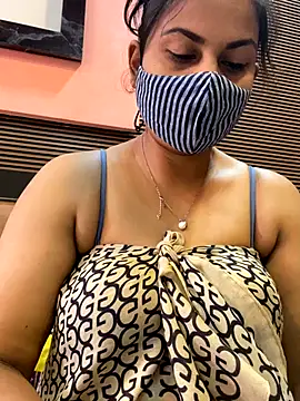 HaaniKaur online show from 10-15-25, 07:16