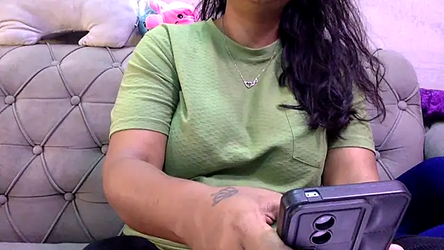 HaaniKaur online show from 03-25-26, 06:57