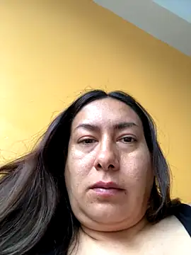 Snapshot of xLadyScarlettx chatting on 10-20-25, 02:39 xLadyScarlettx online show from 10-20-25, 02:39