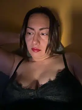 Snapshot of xLadyScarlettx chatting on 09-19-25, 02:37 xLadyScarlettx online show from 09-19-25, 02:37