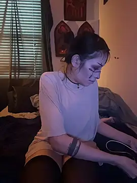 Gothbabbi online show from 10-22-25, 09:13