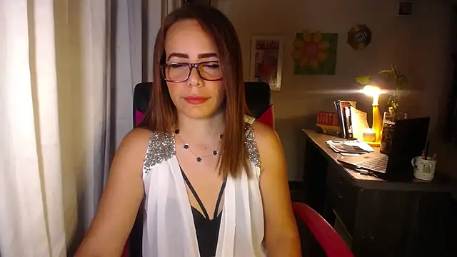 Snapshot of danielle_rose_1 chatting on 07-18-26, 04:48 danielle rose 1 online show from 07-18-26, 04:48