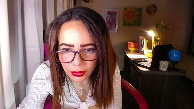 Snapshot of danielle_rose_1 chatting on 05-25-26, 02:05 danielle rose 1 online show from 05-25-26, 02:05