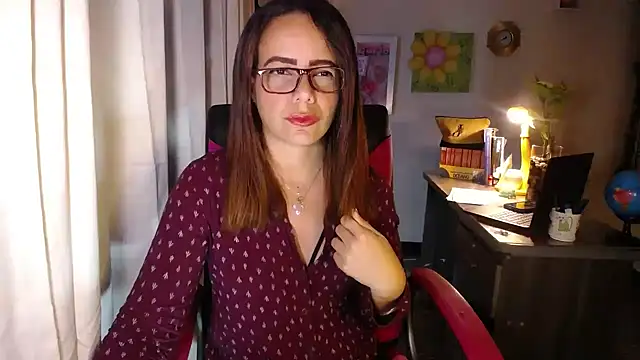 Snapshot of danielle_rose_1 chatting on 05-29-26, 05:52 danielle rose 1 online show from 05-29-26, 05:52