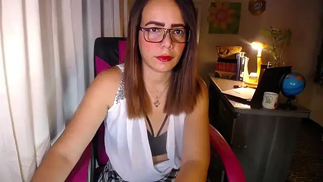 Snapshot of danielle_rose_1 chatting on 06-02-26, 02:17 danielle rose 1 online show from 06-02-26, 02:17