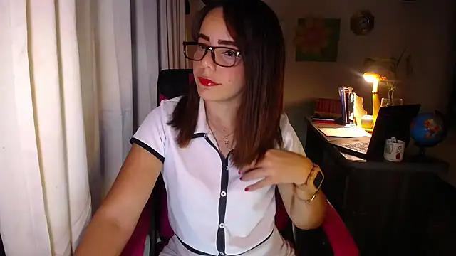 Snapshot of danielle_rose_1 chatting on 05-23-26, 03:33 danielle rose 1 online show from 05-23-26, 03:33