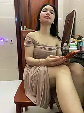 Snapshot of LiLi-Kirix99 chatting on 05-18-26, 07:24 LiLi-Kirix99 online show from 05-18-26, 07:24