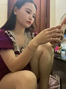 Snapshot of LiLi-Kirix99 chatting on 05-31-26, 01:28 LiLi-Kirix99 online show from 05-31-26, 01:28