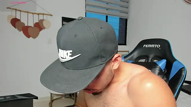 mateoleonee online show from 03-10-26, 10:58