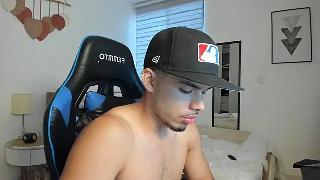 mateoleonee online show from 10-01-25, 08:46