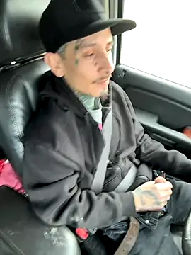 Snapshot of NutP619 chatting on 12-05-25, 04:16 NutP619 online show from 12-05-25, 04:16