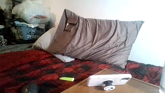 Snapshot of Antoniothedon chatting on 05-19-26, 10:22 Antoniothedon online show from 05-19-26, 10:22