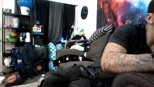 Snapshot of Antoniothedon chatting on 05-13-26, 06:20 Antoniothedon online show from 05-13-26, 06:20