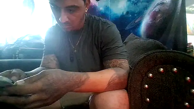 Snapshot of Antoniothedon chatting on 05-17-26, 07:03 Antoniothedon online show from 05-17-26, 07:03