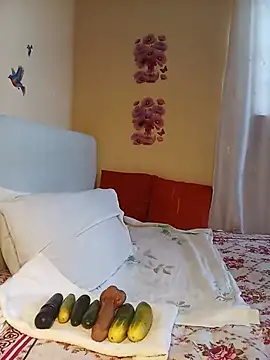 Snapshot of sexxylucia chatting on 06-21-26, 09:59 sexxylucia online show from 06-21-26, 09:59