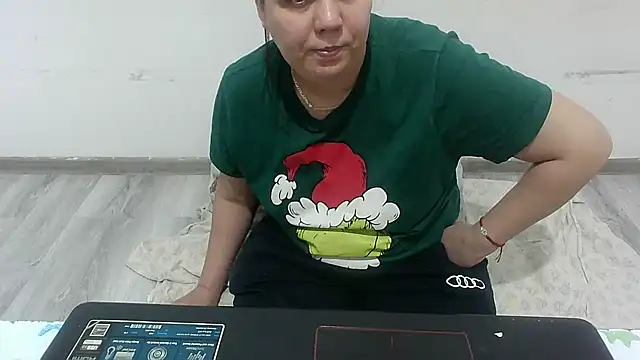 Snapshot of VixenBya chatting on 02-04-26, 03:18 VixenBya online show from 02-04-26, 03:18