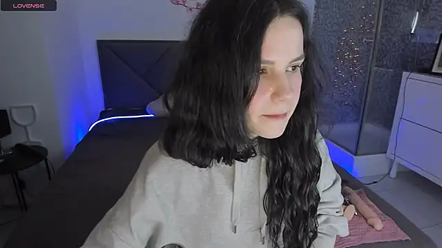 CassieEvans online show from 04-16-26, 05:41