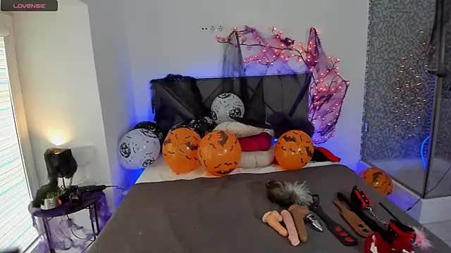 CassieEvans online show from 10-28-25, 06:34