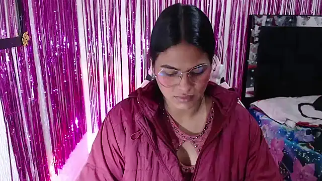 SweetAlmaa online show from 04-27-26, 10:24
