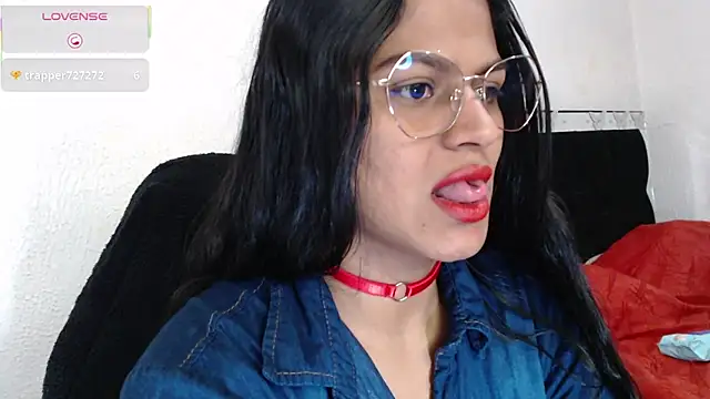 Snapshot of SweetAlmaa chatting on 11-09-25, 01:37 SweetAlmaa online show from 11-09-25, 01:37