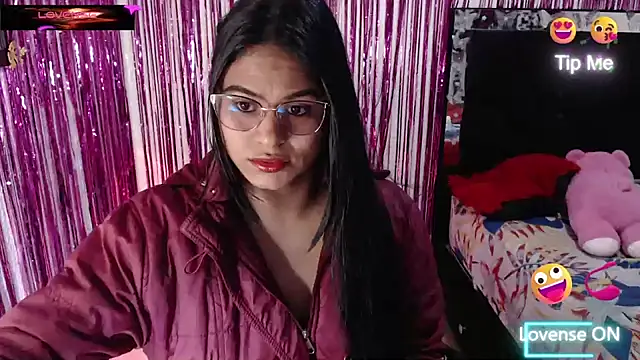 SweetAlmaa online show from 07-18-26, 10:57
