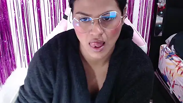 SweetAlmaa online show from 05-13-26, 10:00