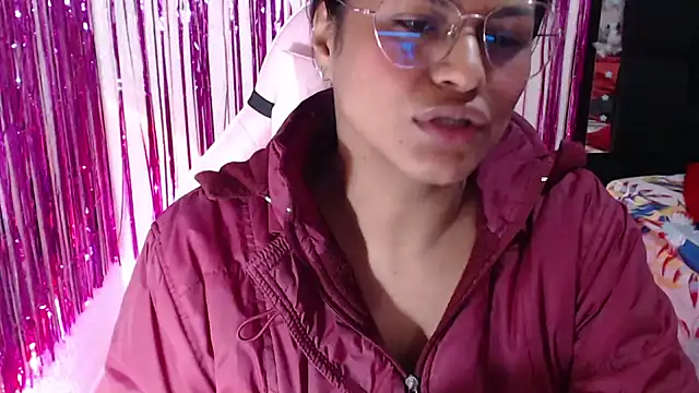 SweetAlmaa online show from 05-04-26, 09:56