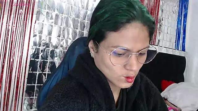 Snapshot of SweetAlmaa chatting on 11-02-25, 11:48 SweetAlmaa online show from 11-02-25, 11:48