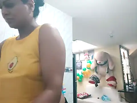 Snapshot of SweetAlmaa chatting on 11-25-25, 03:23 SweetAlmaa online show from 11-25-25, 03:23