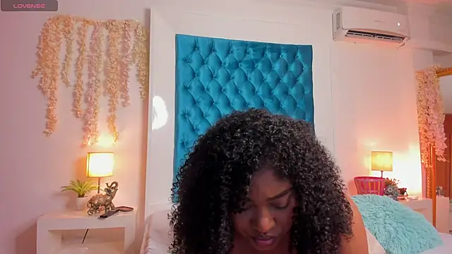 Snapshot of ohrianagibson chatting on 04-21-26, 11:00 ohrianagibson online show from 04-21-26, 11:00