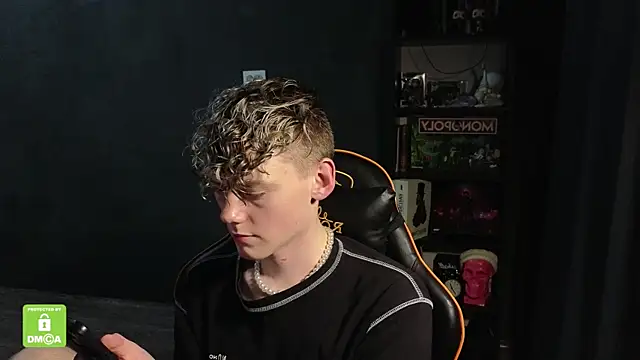 Keytaro online show from 11-24-25, 09:26