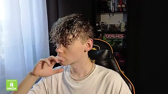 Keytaro online show from 12-15-25, 11:16