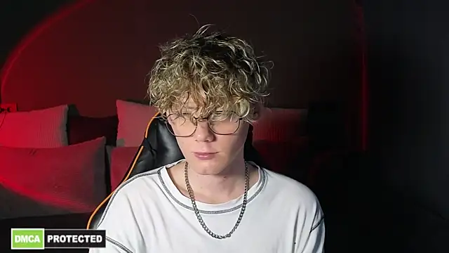 Keytaro online show from 03-26-26, 01:42