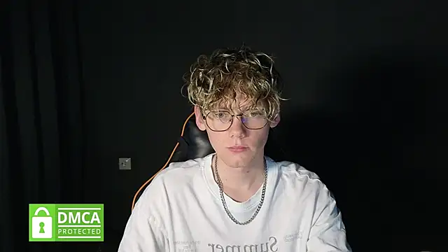 Snapshot of Keytaro chatting on 04-28-26, 02:49 Keytaro online show from 04-28-26, 02:49