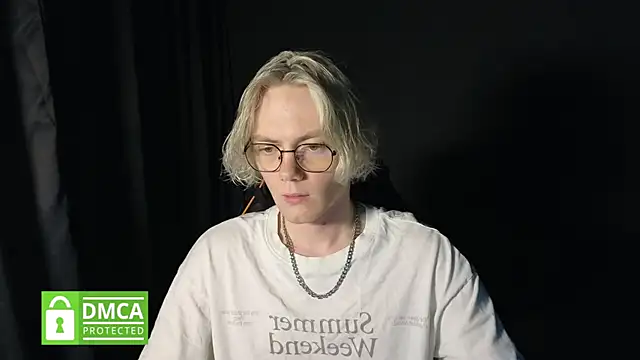 Snapshot of Keytaro chatting on 05-15-26, 12:30 Keytaro online show from 05-15-26, 12:30