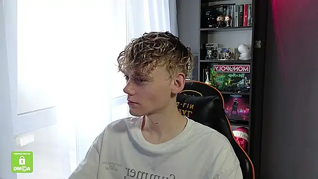 Keytaro online show from 10-27-25, 08:59