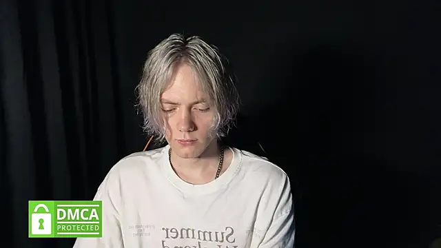 Snapshot of Keytaro chatting on 06-12-26, 09:18 Keytaro online show from 06-12-26, 09:18