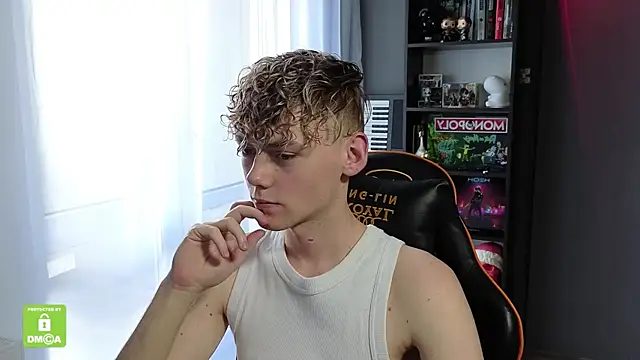 Keytaro online show from 10-28-25, 10:14