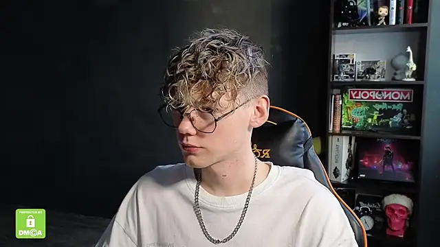 Keytaro online show from 11-20-25, 01:12