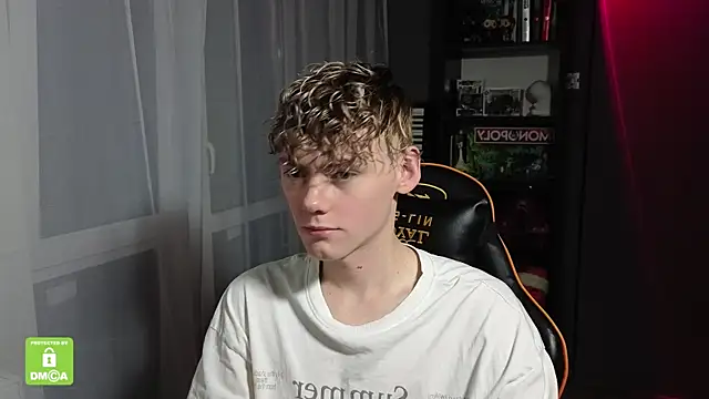 Keytaro online show from 10-26-25, 03:12