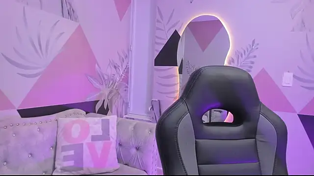 Isa little4u online show from 03-18-25, 10:39