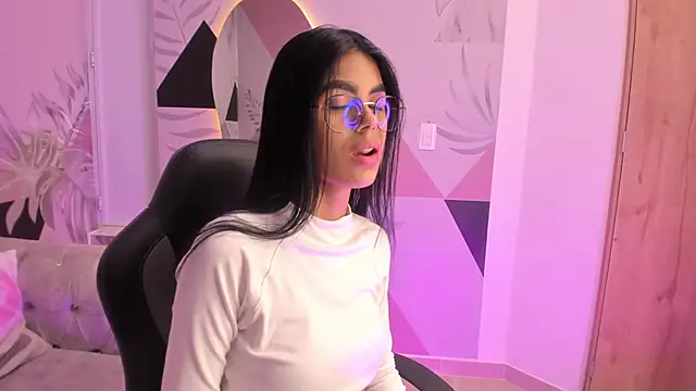 Isa little4u online show from 03-07-25, 10:46