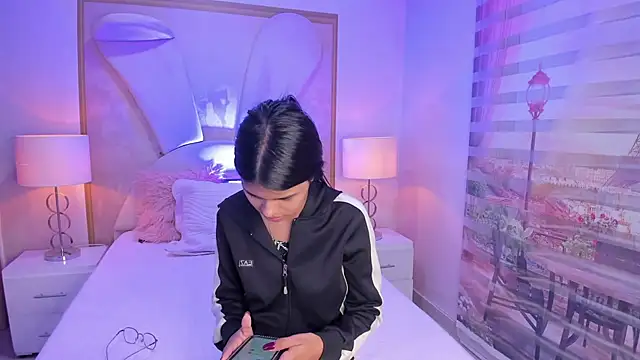 Isa little4u online show from 10-30-25, 07:50