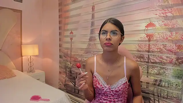 Isa little4u online show from 10-18-25, 04:03