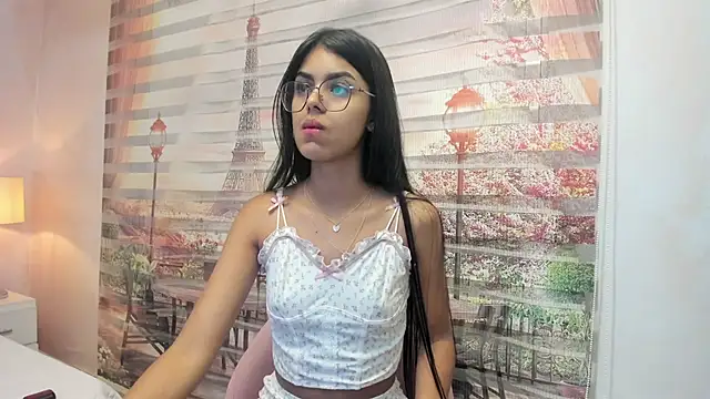 Isa little4u online show from 10-17-25, 03:32